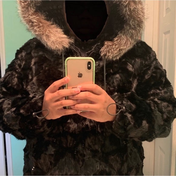 Men’s Diamond Cut Mink Fur Coat with Fox Fur Hood - Picture 5 of 5
